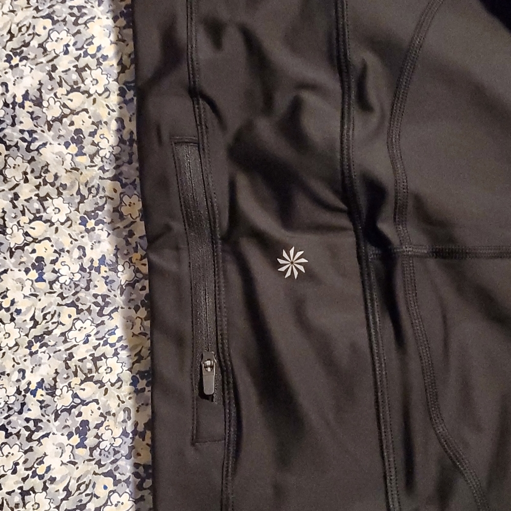 Athleta Black Crop pants Woman's Size 1X - Picture 6 of 10